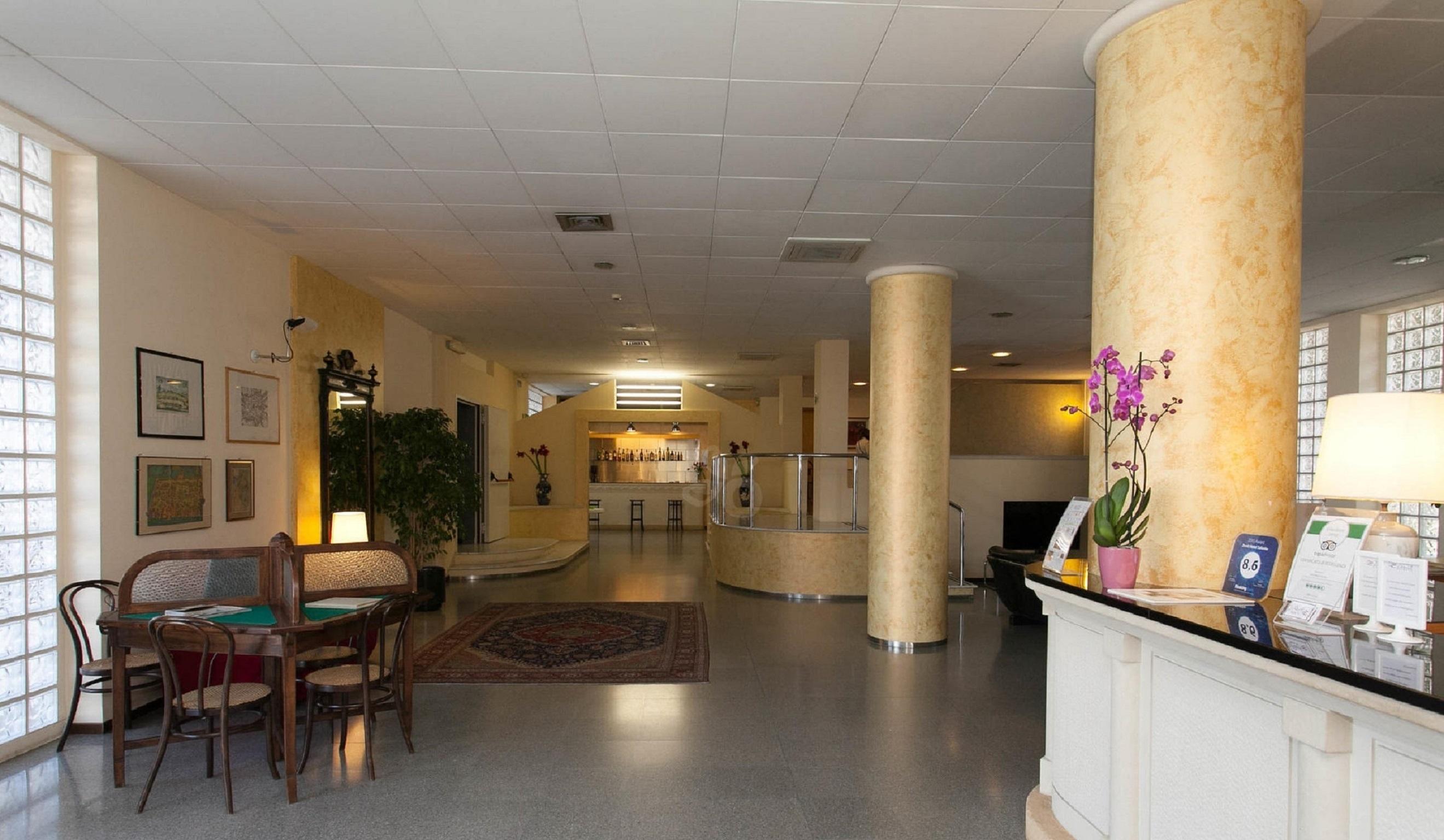 לצ'ה Hotel Zenit Salento מראה חיצוני תמונה